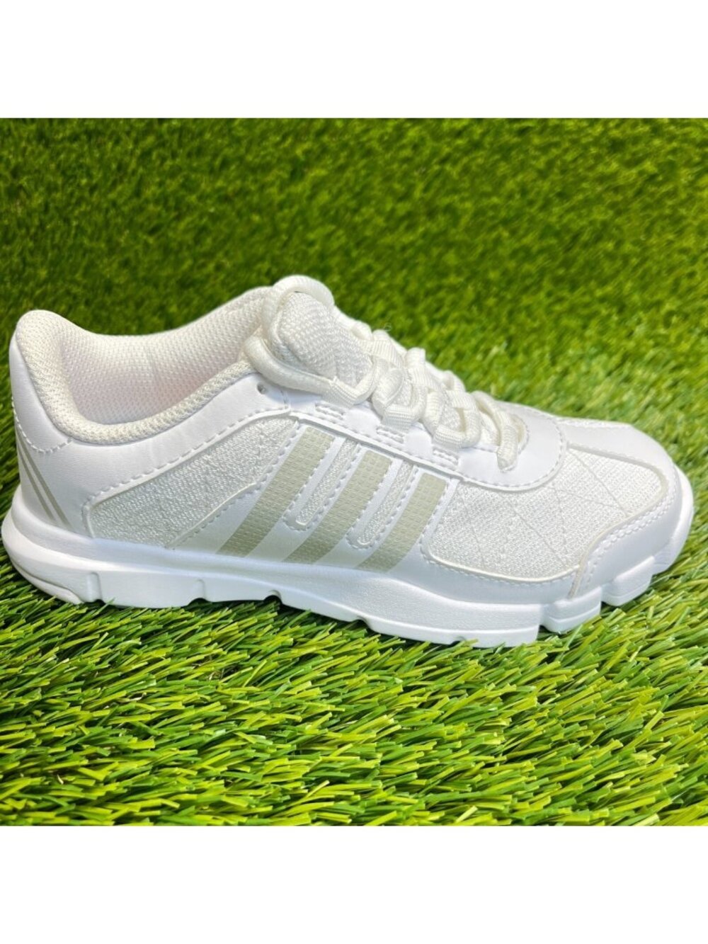 Adidas‎ Triple Cheer Boys Size 12K White Athletic Cheerleading Shoes Sneakers